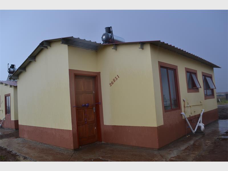 New RDP houses in Etwatwa African Reporter New RDP houses in Etwatwa African Reporter